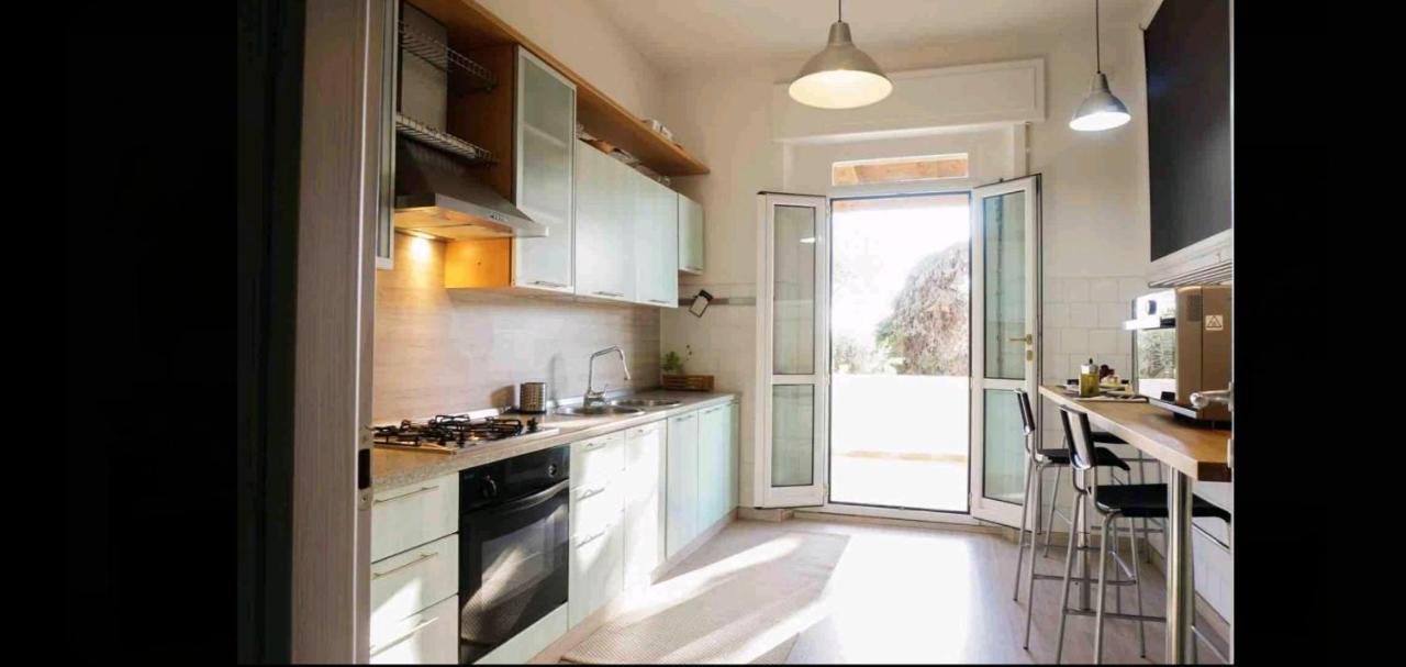 Villa Aurelia - Seafront Apartment With Terrace Quartu SantʼElena Eksteriør bilde