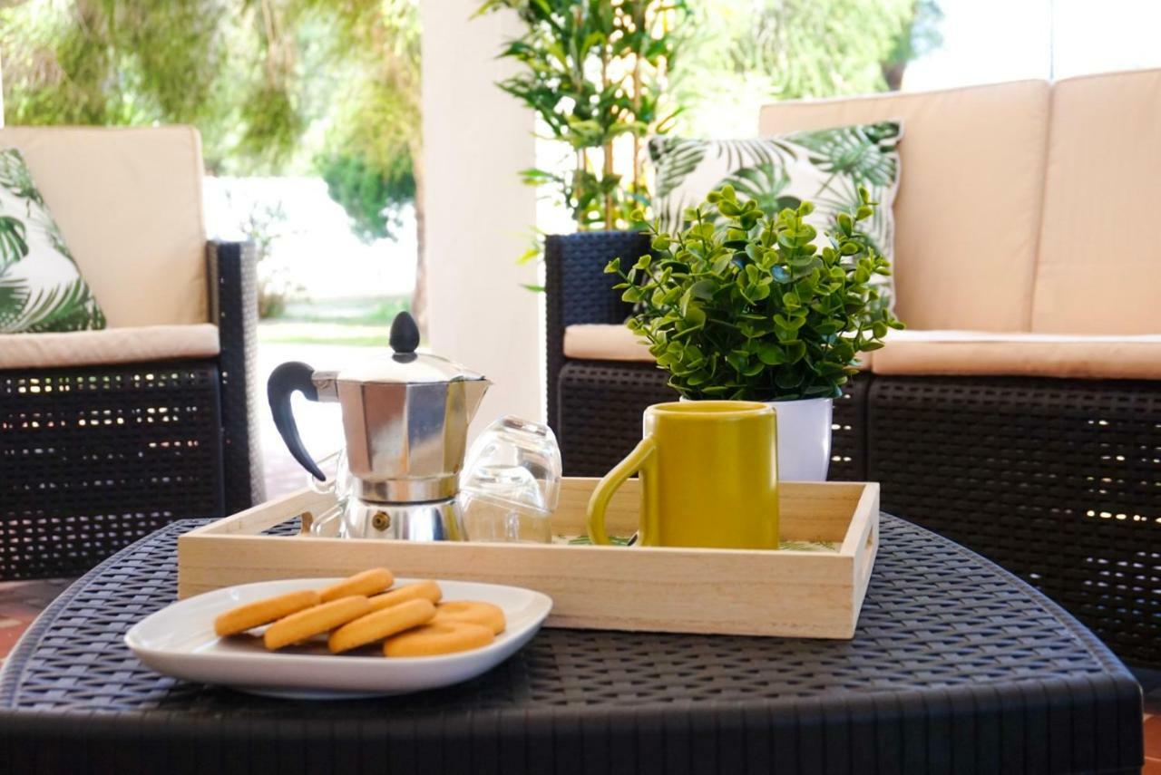 Villa Aurelia - Seafront Apartment With Terrace Quartu SantʼElena Eksteriør bilde