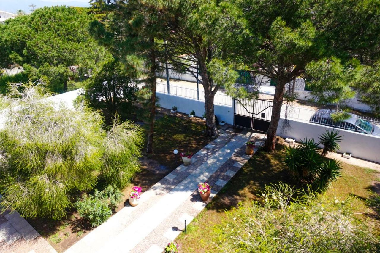 Villa Aurelia - Seafront Apartment With Terrace Quartu SantʼElena Eksteriør bilde